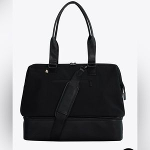 BEIS the Weekender bag in Black.